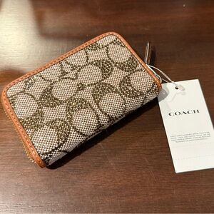 NWT Coach Essential Zip Around Card Case in Crystal Jacquard